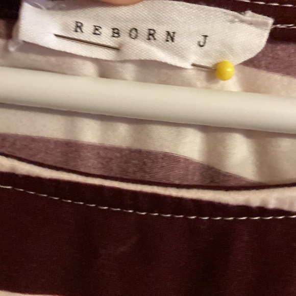 MATERNITY-L burgundy and cream color. Wide in hips. Soooo soft. Looks like new! - Picture 2 of 3